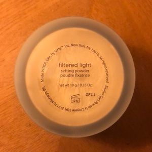 tarte “Filtered Light” Setting Powder, NIB.